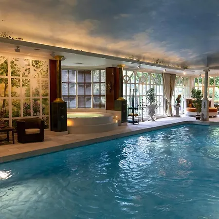 בית נופש Amsterdamgarden - Stunning Garden With Pool Close To Amsterdam *