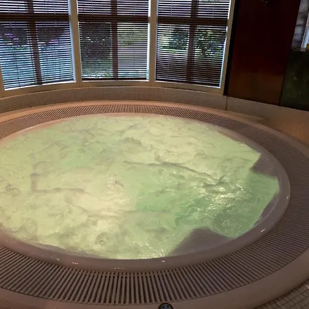 בית נופש Amsterdamgarden - Stunning Garden With Pool Close To Amsterdam *