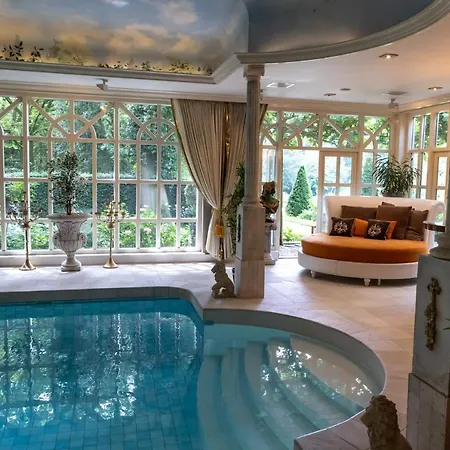 בית נופש Amsterdamgarden - Stunning Garden With Pool Close To Amsterdam לארן